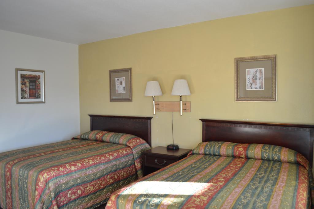 Hotel Rodeway & I-10