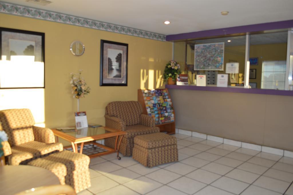 Hotel Rodeway & I-10
