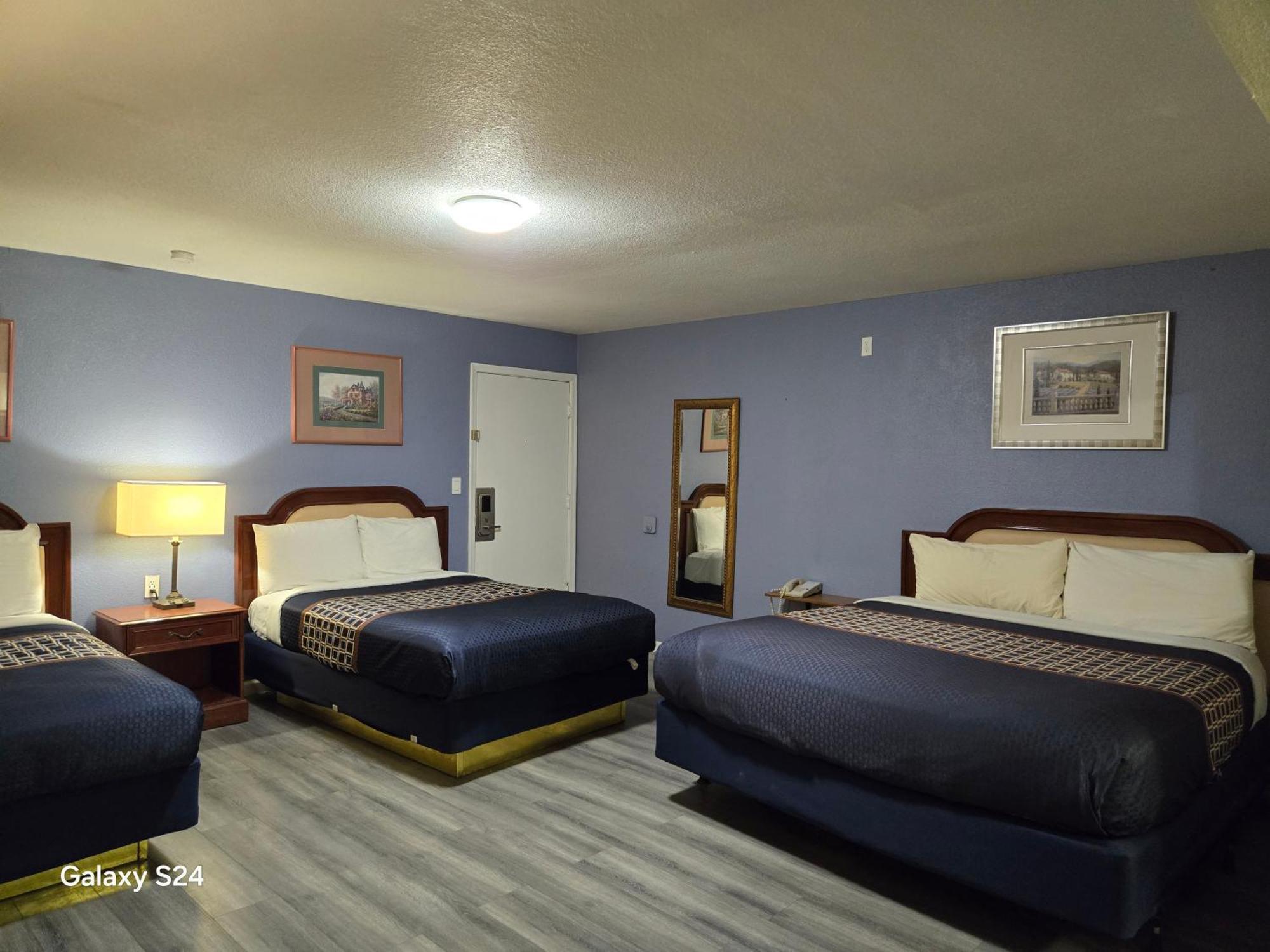 Hotel Rodeway & I-10 2*