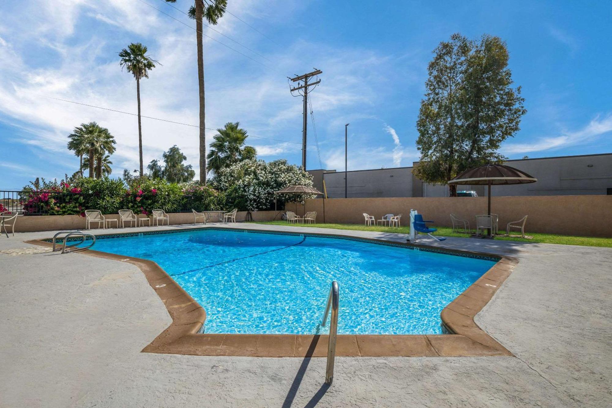 Hotel Rodeway & I-10