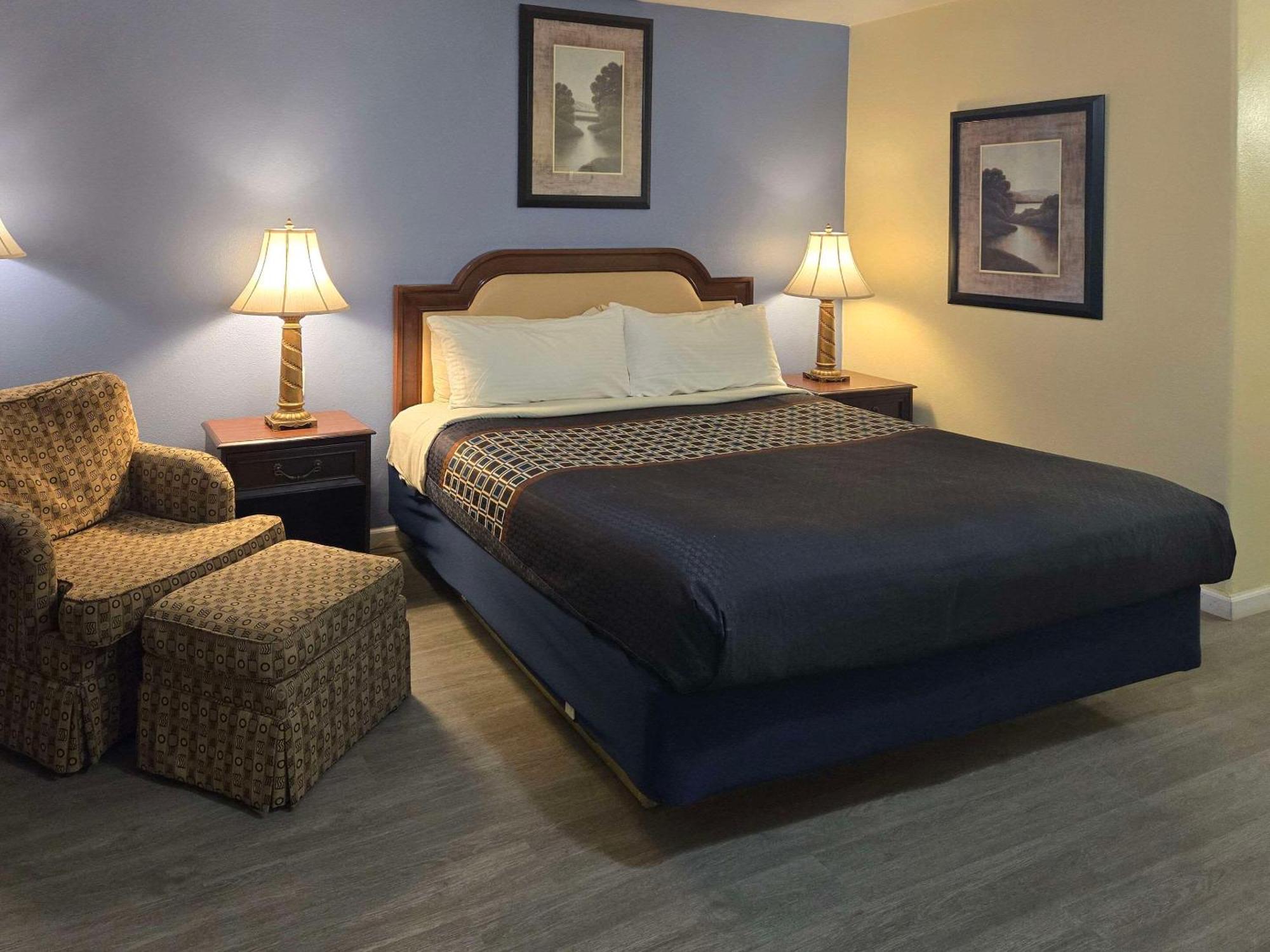 Rodeway & I-10 Hotel Blythe