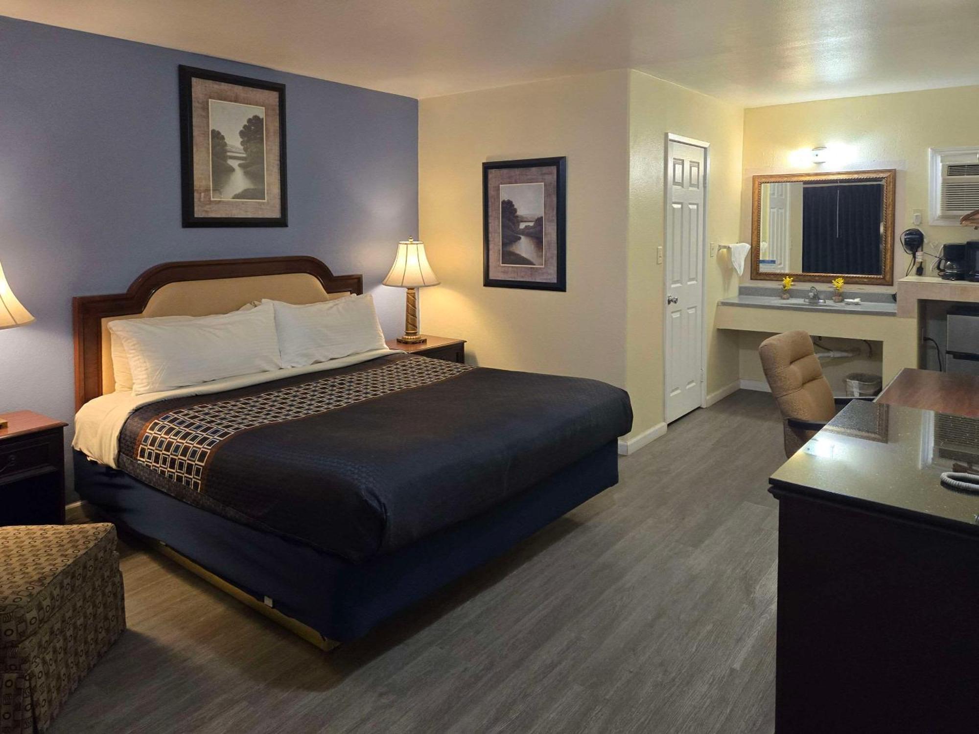 Hotel Rodeway & I-10 2*