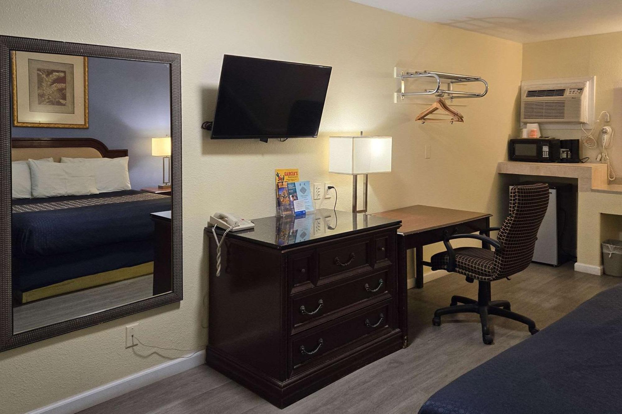 Hotel Rodeway & I-10 2*