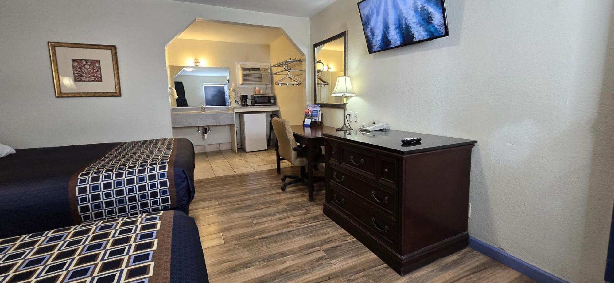 Rodeway & I-10 Hotel 2*